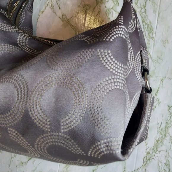 Vintage Coach Patent Trim Handbag - Picture 9 of 16